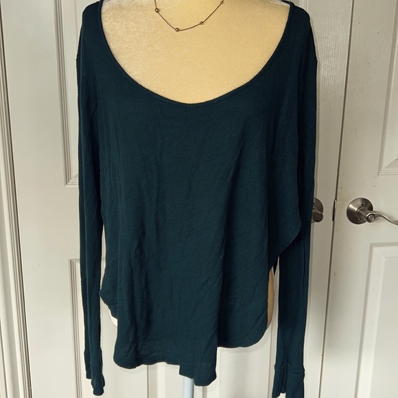 WINDSOR LONG SLEVE KNIT TOP WITH SPLIT SIDES - Picture 2 of 10